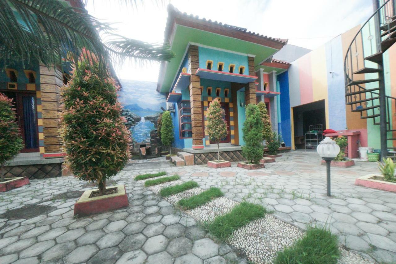 Reddoorz Syariah Near Mall Roxy Banyuwangi 2 Buitenkant foto