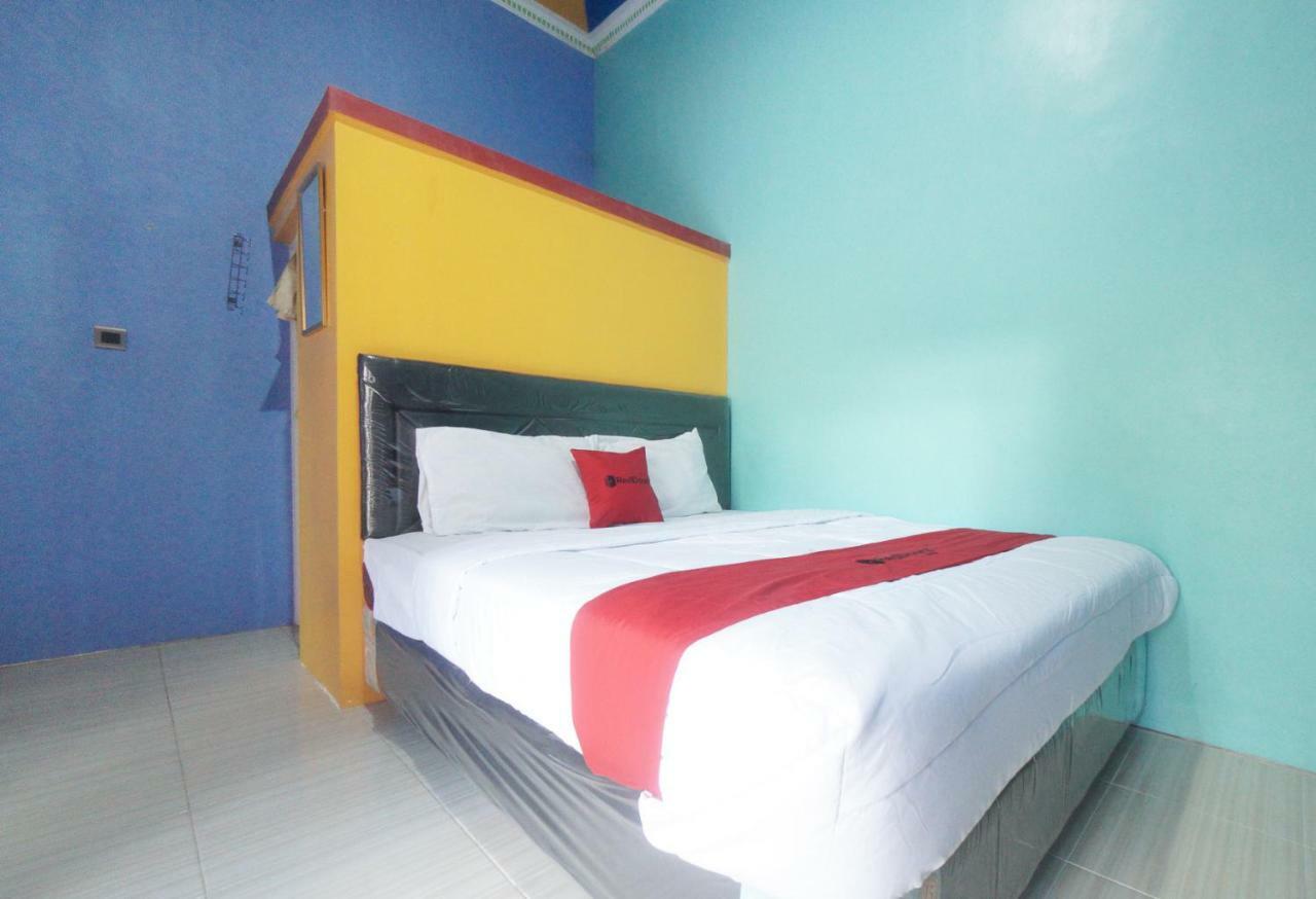 Reddoorz Syariah Near Mall Roxy Banyuwangi 2 Buitenkant foto