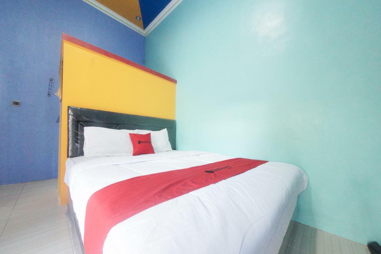 Reddoorz Syariah Near Mall Roxy Banyuwangi 2 Buitenkant foto